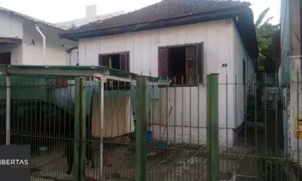 Casa com 4 quartos à venda na Rua Camaquã, 433, Camaquã, Porto Alegre