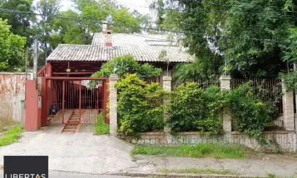 Casa para Venda com 3 dormitórios, sendo 2 suites e 3 vagas no bairro Belém Novo