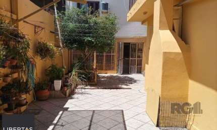 Casa com 4 quartos à venda na Avenida Frei Henrique de Coimbra, 96, Vila Ipiranga, Porto Alegre