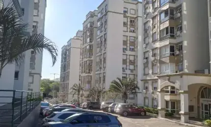 Apartamento 3 dormitórios ( 1 suíte) uma vaga estacionamento escriturada Bairro Cavalhada