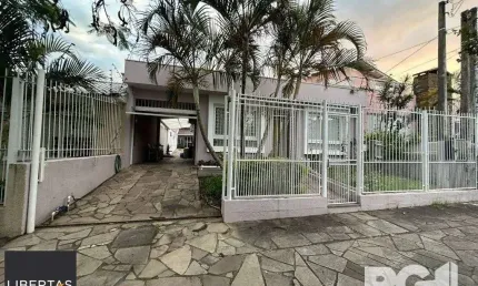 Casa com 3 quartos à venda na Avenida Rachel Wolfrid, 65, Morro Santana, Porto Alegre