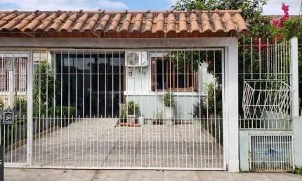 Casa com 2 quartos à venda na Rua Doutor Raphael Loro, 155, Hípica, Porto Alegre