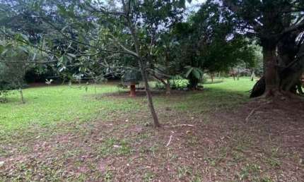 Terreno com mais de 2.300 metros quadrados em Ótima localização
