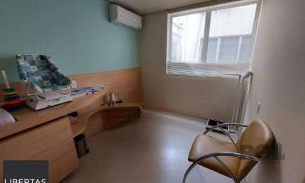 Sala comercial à venda na Rua Felipe Camarão, 736, Rio Branco, Porto Alegre