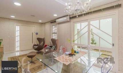 Casa com 4 quartos à venda na Rua Folha da Tarde, 49, Cristal, Porto Alegre