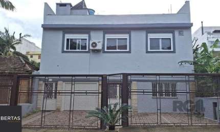 Casa com 3 quartos à venda na Avenida José Gertum, 544, Chácara das Pedras, Porto Alegre