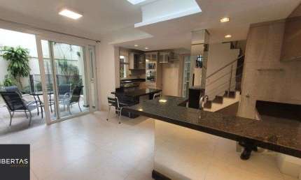 Venda, casa com 3 dormitórios, sendo 2 suítes, piscina, opção para 4º dormitório, 4 vagas, na Chácara das pedras, Porto Alegre RS