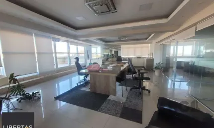 ANDAR INTEIRO NA GALERIA MALCOM 22º - SALA COMERCIAL LINDA E REFORMADA