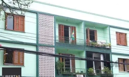 Apartamento de 2 dormitórios, mais 1 quarto de empregada, próximo a av. teresópolis