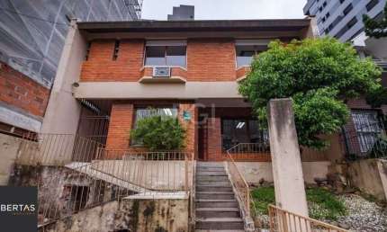 Casa Com 3 dormitórios Para Comprar ,  300 m² - Rio Branco - Porto Alegre/RS
