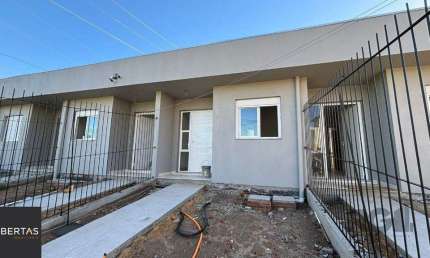 Casa com 2 quartos à venda na Rua Sezefredo Nunes, 67, Restinga, Porto Alegre