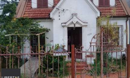 Casa de 4 dormitórios na Av. Teresópolis bairro Teresópolis