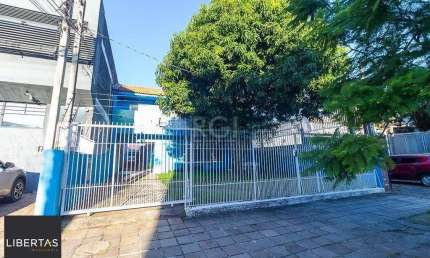 Casa com 9 dormitórios no bairro São Geraldo, pode ser comercial