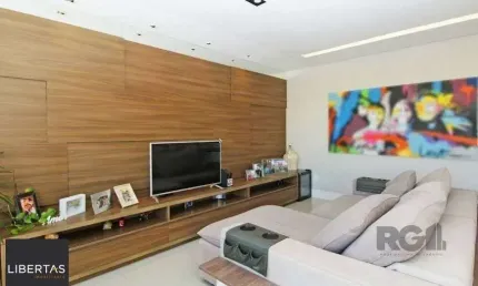 EXCELENTE OPORTUNIDADE! 120m2, 2 VAGAS, ANDAR ALTÍSSIMO COM VISTA PARA AEROPORTO! Apartamento 3 dormitórios (sendo 1 suíte)