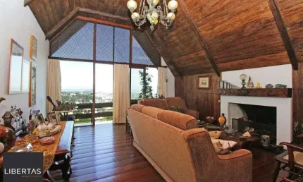 Casa 3 dor. sendo 1 suite, piscina, com vista panorâmica  no Morro Apamecor.