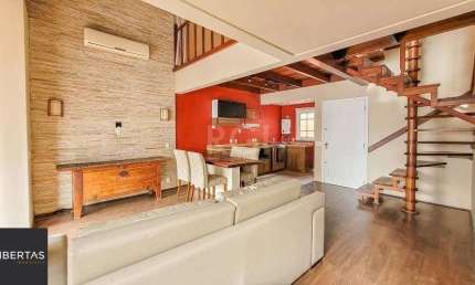 Apartamento 94m² - semi mobiliado, 2 dormitórios, 1 suíte, terraço e 2 vagas de garagem no Moinhos de Vento
