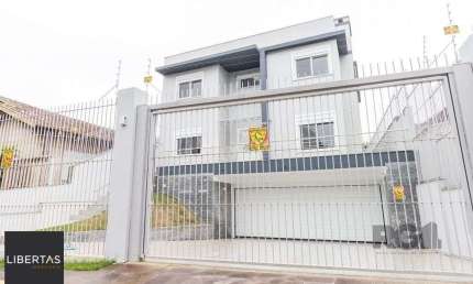 Excelente casa de 254m² com 4 dormitórios sendo 3 suítes.