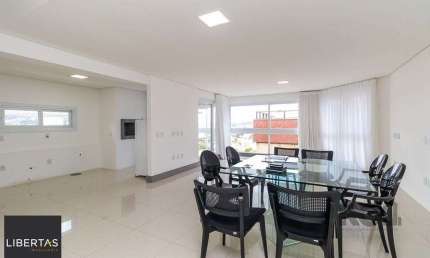 Excelente cobertura de 238m² com 3 dormitórios e 2 vagas.