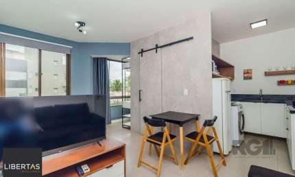 Excelente apartamento JK de 29m² na frente da Redenção.