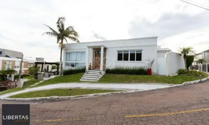 Casa em condomínio fechado com 6 quartos à venda na Rua Alcebíades Antônio dos Santos, 356, Nonoai, Porto Alegre