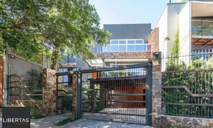 Casa com 3 quartos à venda na Rua Caeté, 545, Vila Assunção, Porto Alegre