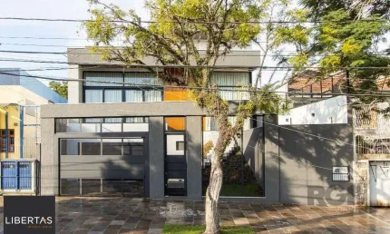 Casa com 3 quartos à venda na Rua Nunes, 467, Medianeira, Porto Alegre
