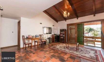Casa para Venda - 247m², 4 dormitórios, sendo 1 suites, 5 vagas - Glória