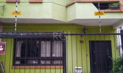 Casa para Venda - 265m², 5 dormitórios, sendo 2 suites, Floresta