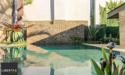 Casa para Venda - 238m², 3 dormitórios, sendo 3 suites, 6 vagas - Três Figueiras
