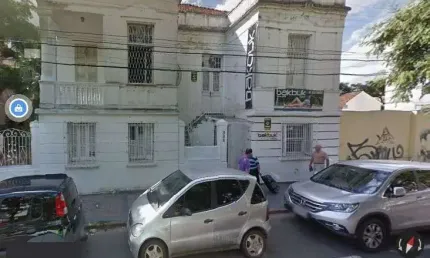 Casa para Venda - 928m², 5 dormitórios, 4 vagas - Bom Fim
