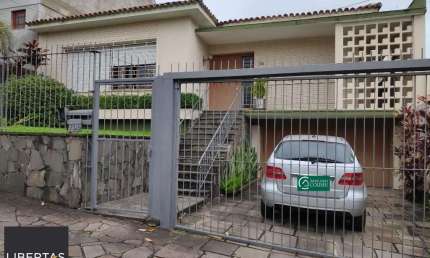 Casa para Venda - 460m², 3 dormitórios, 3 vagas - Três Figueiras