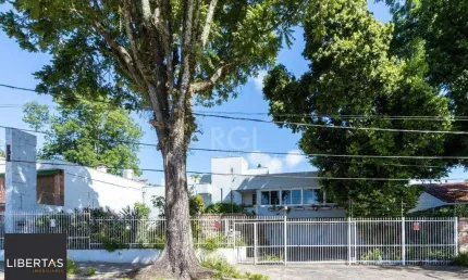 Casa com 3 quartos à venda na Rua Maracá, 51, Vila Assunção, Porto Alegre