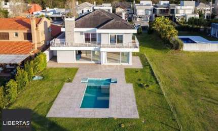 Casa Condominio para Venda - 500.69m², 4 dormitórios, sendo 4 suites, Belém Novo