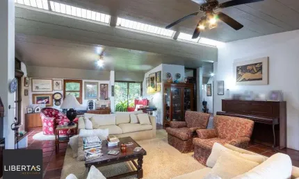 Casa para Venda - 600m², 3 dormitórios, sendo 1 suites, 8 vagas - Vila Assunção