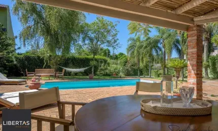 Casa para Venda - 418m², 5 dormitórios, sendo 1 suites, 6 vagas - Tristeza