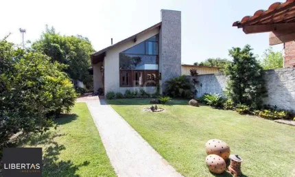 Casa para Venda - 250m², 3 dormitórios, sendo 2 suites, 3 vagas - Ponta Grossa