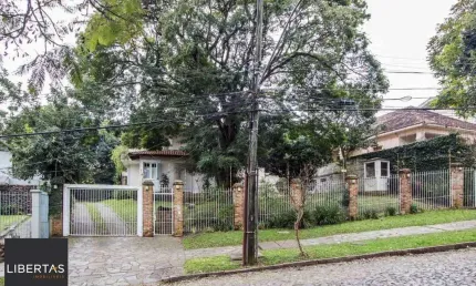 Casa para Venda - 489m², 4 dormitórios, sendo 2 suites, 3 vagas - Cristal