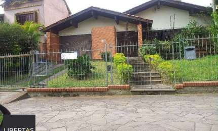 Casa para Venda - 400m², 3 dormitórios, sendo 1 suites, 2 vagas - Cristal
