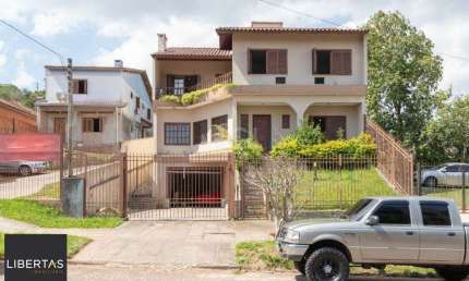 Casa para Venda - 460m², 4 dormitórios, sendo 1 suites, 4 vagas - Cristal