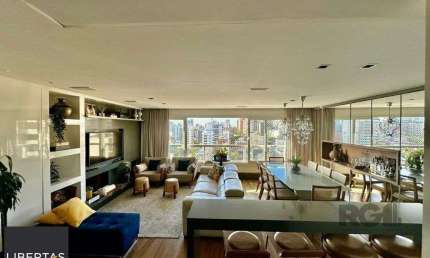 Vende-se luxuoso apartamento com 3 suítes, 2 vagas, lareira no bairro Rio Branco com 133m²