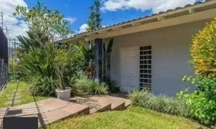 Casa com 3 quartos à venda na Rua Carlos Huber, 91, Três Figueiras, Porto Alegre