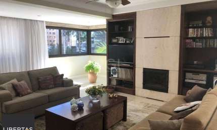 Vende-se apartamento com 3 suítes, 4 vagas, hidromassagem e 230m² - Bela Vista.