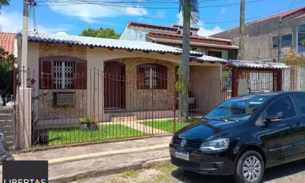 Casa 3 dormitórios, 1 suíte, vagas de garagem, Bairro Vila Cachoeirinha