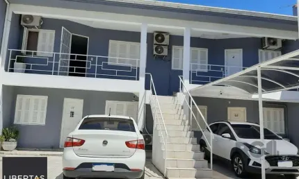 Apartamento térreo, 2 dormitórios, 2 vagas, Bairro Vila Cachoeirinha
