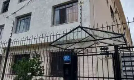 Oportunidade Única! JK Térreo com Pátio na Cidade Baixa!