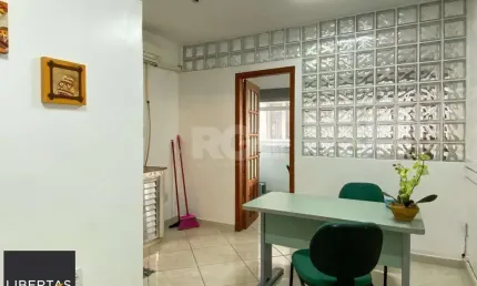 Sala comercial, de frente para a Rua Uruguai, no condomínio Aceguá