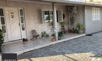 Casa para Venda - 131.65m², 3 dormitórios, 4 vagas - Parque da Matriz