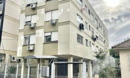 Excelente JK transformado em 01 dormitório, sala, cozinha e banheiro.