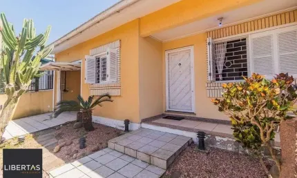 Casa 224m² - 3 dormitórios, 4 vagas no bairro Parque Santa Fé