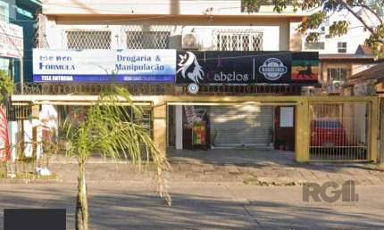 OPORTUNIDADE DE NEGÓCIO!  PONTO COMERCIAL OU RESIDENCIAL,  terreno medindo 13m x 100m, com 02 lojas comercias em frente (atualmente alugadas), nos fundos possui sobrado com 03 dormitórios sendo 01 suí